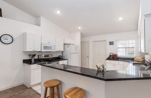 Inverness House | Villa Prins: 2 bed/2 bath home with pool