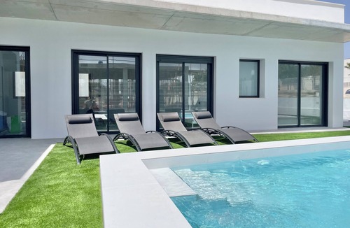 Molina de Segura Villa | Villa/Private Pool/5 Bedrooms/4 Baths