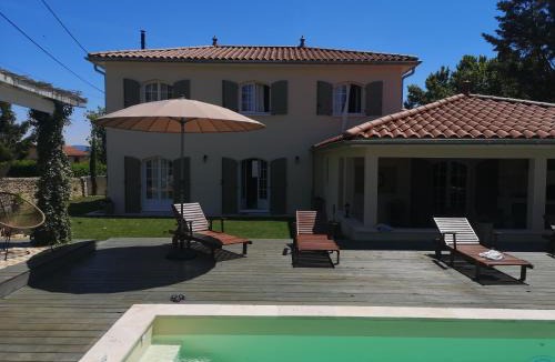 L'Arbresle Villa | Villa provençale