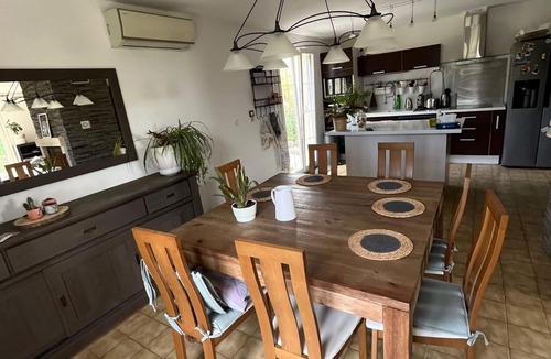 Vailhauques Villa | Villa Provence - view * swimming pool * air conditioning * Wifi