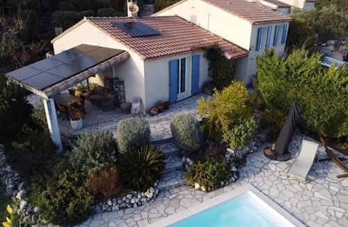 Vailhauques Villa | Villa Provence - view * swimming pool * air conditioning * Wifi