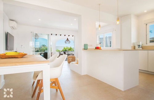 Urbanitzacio la Fustera Villa | Villa PURA VIDA by Abahana Villas