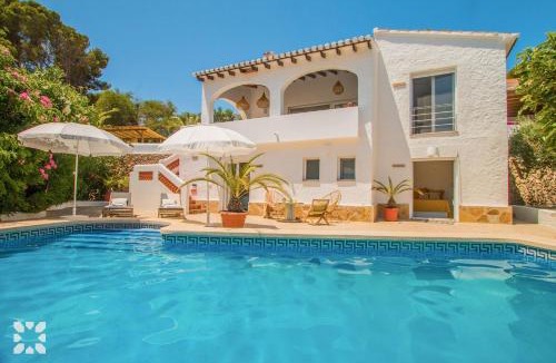 Urbanitzacio la Fustera Villa | Villa Pura Vida by Abahana Villas
