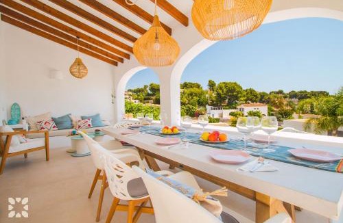 Urbanitzacio la Fustera Villa | Villa Pura Vida by Abahana Villas