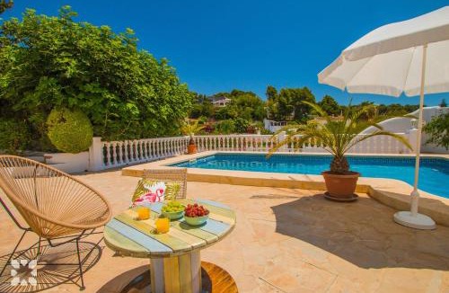 Urbanitzacio la Fustera Villa | Villa Pura Vida by Abahana Villas