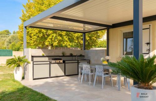 Saint-Marcel Villa | Villa QUEEN Marseille avec jardin, piscine et spa chauffé interieur - 15 couchages