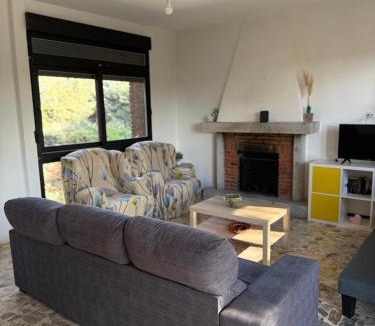 Valdemorillo House | Villa Rana, con amplio jardín, barbacoa y piscina