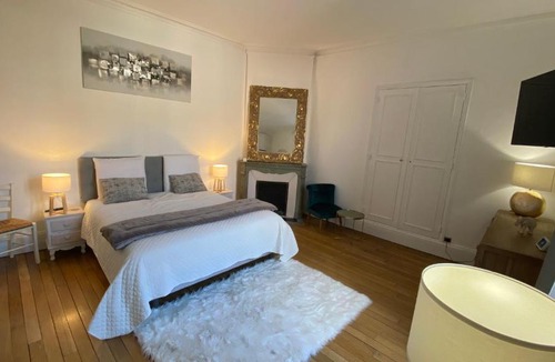 Poincare - Foch - Anatole France - Croix de Bourgogne Apartment | Villa Raymond Poincare