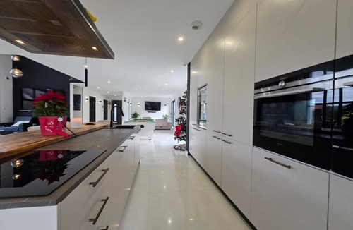 Reignier-Esery Villa | VILLA REEL