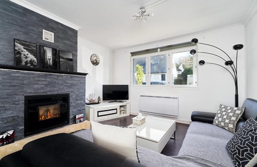 Villers-Allerand House | Villa Reims Epernay Champagne Vineyard