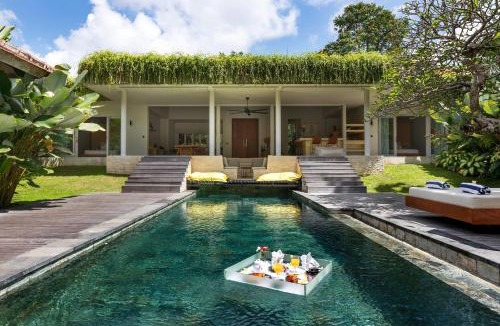 Banjar Semer Villa | Villa Reina by SooBali - Spacious & Modern near Canggu with Butler-Cook, Private Pool and Tropical Gardens