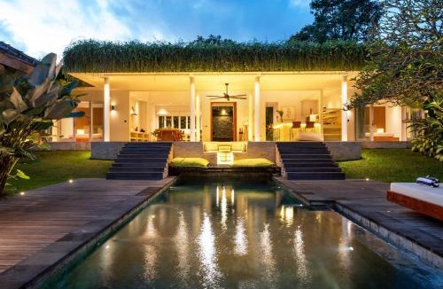 Banjar Semer Villa | Villa Reina by SooBali - Spacious & Modern near Canggu with Butler-Cook, Private Pool and Tropical Gardens