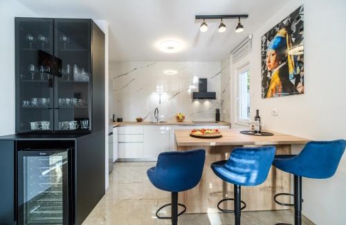 Cove Makarac (Milna) Villa | Villa Renesansa