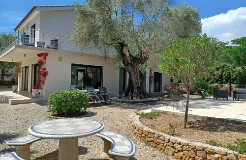 Sollies Pont House | Villa rental SOLLIES PONT