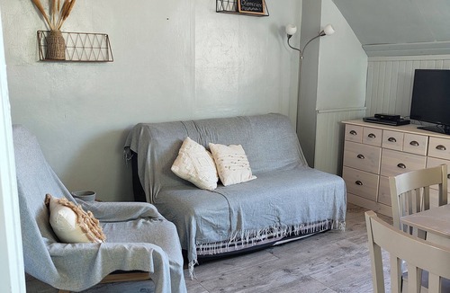 Ault Apartment | Villa Réséda - 4-person apartment just a stone's throw from the sea.