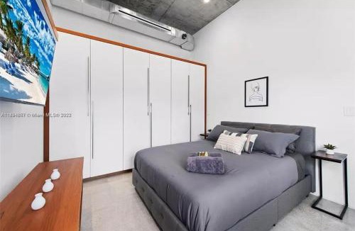 Biscayne Park Villa | Villa Retro Mirage