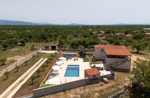 Bogatic Villa | Villa Roški