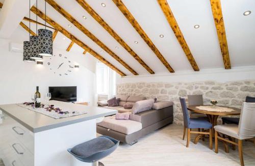 Slano Villa | Villa Ro-Ma - Three Bedroom Villa with Terrace and Sea View