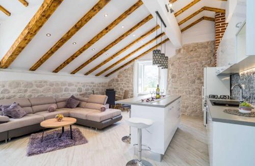 Slano Villa | Villa Ro-Ma - Three Bedroom Villa with Terrace and Sea View