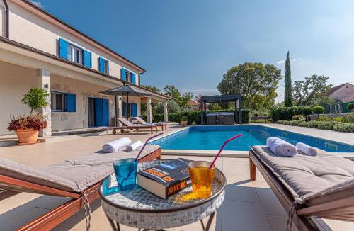 Drnis Villa | Villa Romansa Miljevci near Krka National Park