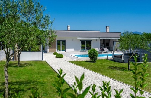 Zupanici House | Villa Romantica by Interhome