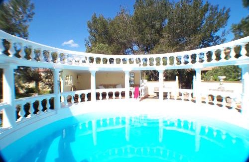 Beaucaire Villa | Villa Romantique