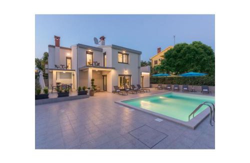 Spadici Villa | Villa Romi M