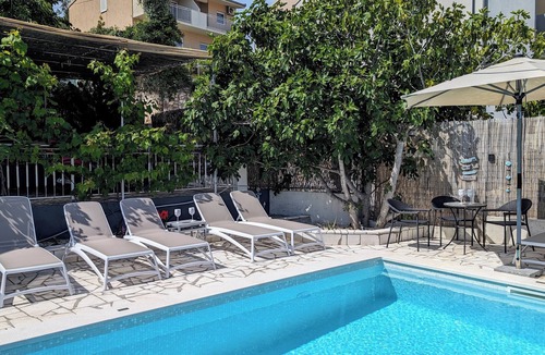 Mastrinka Apartment | Villa Rosa Apartment 1 auf Čiovo mit Pool 120m zum Meer