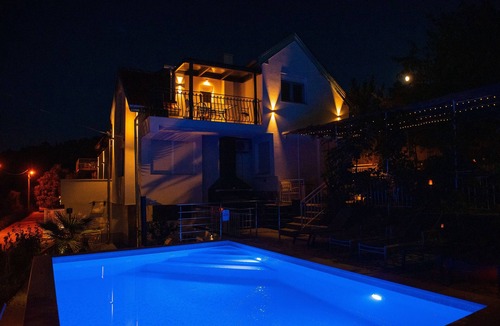 Mastrinka Apartment | Villa Rosa Apartment 1 auf Čiovo mit Pool 120m zum Meer