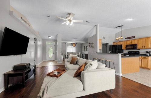 Gulf Breeze House | Villa Rosa: Modern Oasis Retreat