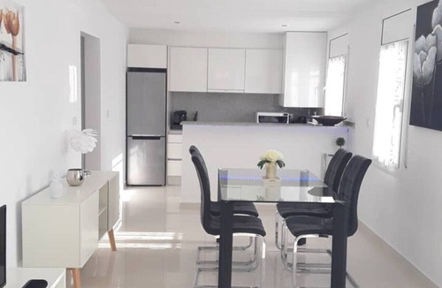 Roses Villa | Villa Roses near downtown and quiet beaches