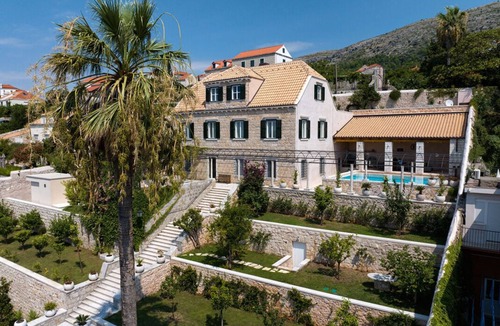 Gornji Kono Villa | Villa Rossetta with Pool and Large Garden in Downtown Dubrovnik/6+1 bdrms/14 ppl
