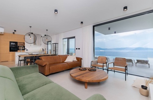Ravni Villa | Villa rOvni with a stunning sea view and heated pool
