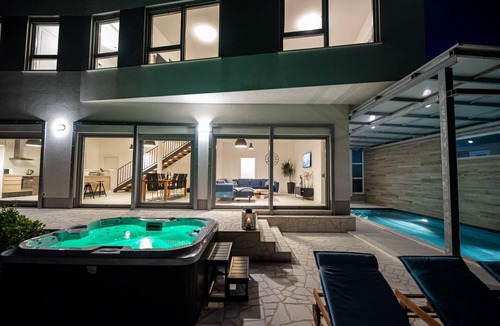 Posedarje Villa | Villa Royal Blue with Heated Pool