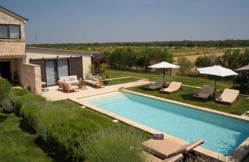 Biograd na Moru Villa | Villa Royal with heated pool