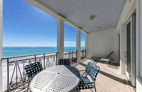 Delos House | Villa Royale | Beach Front | Splash Pool