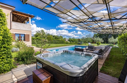 Jakovici Villa | Villa Roza in Central Istria with whirlpool and playground for kids - pet friendly