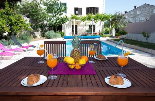 Rozat Apartment | Villa Roza - One-Bedroom Apartment with Balcony