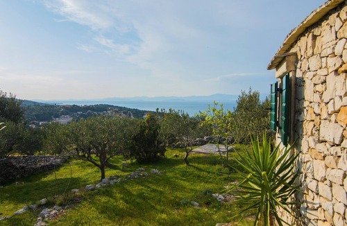 Splitska Villa | Villa Roza - One Bedroom with Swimming Pool