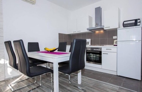 Rozat Apartment | Villa Roza- Two-Bedroom Apartment