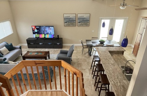 Anna Maria Villa | Villa Rozafan Cozy,spacious,walking distance from downtown white sandy beach.