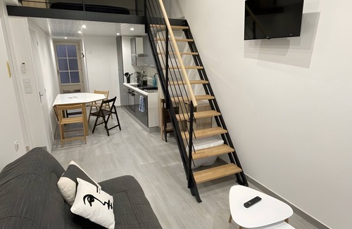 Fabrezan Apartment | Villa Rubia: Mezzanine Studio in the Heart of the Corbières