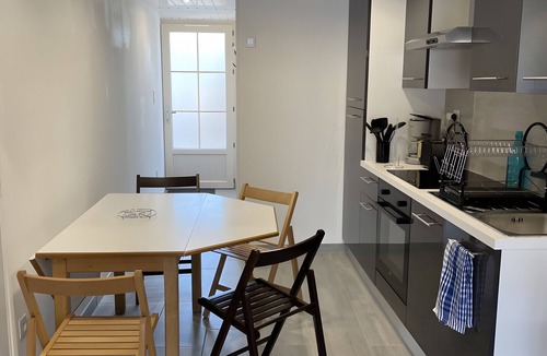 Fabrezan Apartment | Villa Rubia: Mezzanine Studio in the Heart of the Corbières
