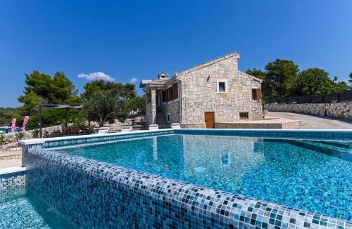 Okrug Gornji Villa | Villa Rudini with heated pool