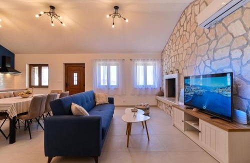 Okrug Gornji Villa | Villa Rudini with heated pool