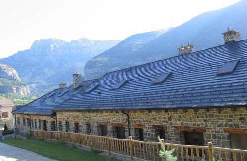 Torla-Ordesa Hotel | Villa Russell Hotel&Apartments
