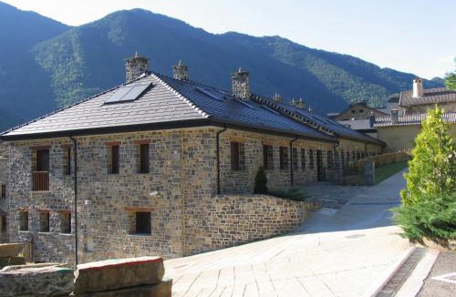 Torla-Ordesa Hotel | Villa Russell Hotel&Apartments