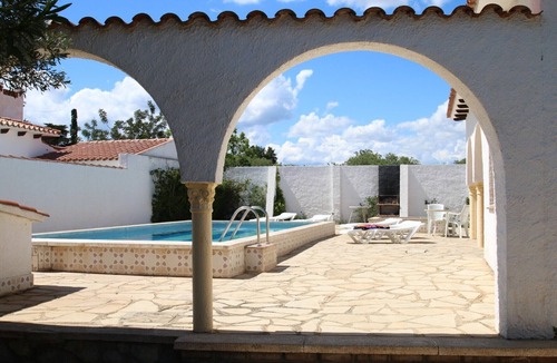Rustical Balneario Villa | Villa Rustical 14 Costa Dorada
