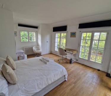 Saint-Germain-en-Laye Bed & Breakfast | Villa Séquoia Saint-Germain-en-Laye