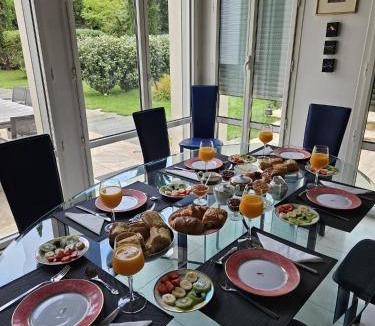 Saint-Germain-en-Laye Bed & Breakfast | Villa Séquoia Saint-Germain-en-Laye